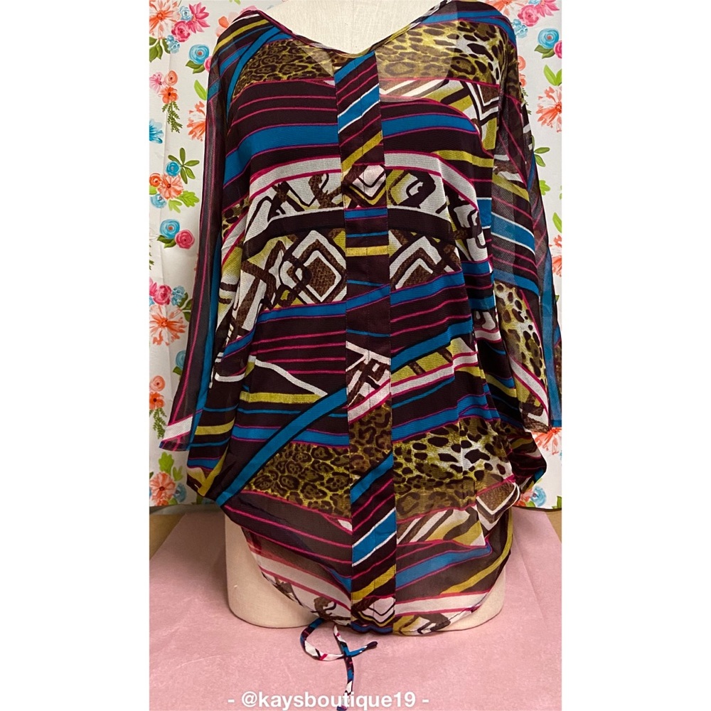 ✨ONLY 1 LEFT!✨NWT Vertigo Paris Tops Size M